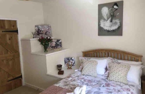 Bridgnorth House | 2 Bed Cottage - Sleeps 4 - Parking - Wifi