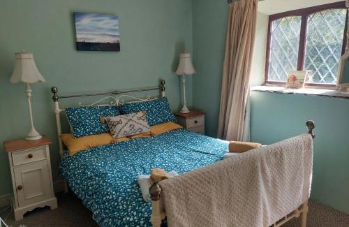 Hebden Bridge House | 2 Bed Cottage - Sleeps 4 - Pets - Parking