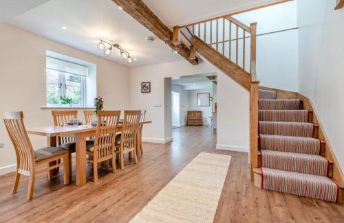 Charlton Marshall House | 2 Bed in Blandford St. Mary oc-s33308