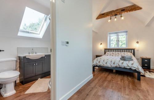 Charlton Marshall House | 2 Bed in Blandford St. Mary oc-s33308