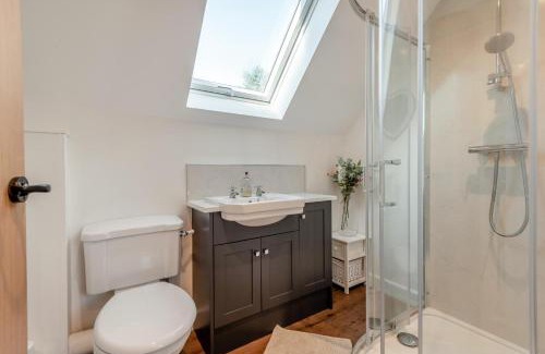 Charlton Marshall House | 2 Bed in Blandford St. Mary oc-s33308
