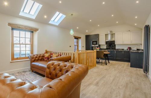 Dalston House | 2 Bed in Dalston 93820