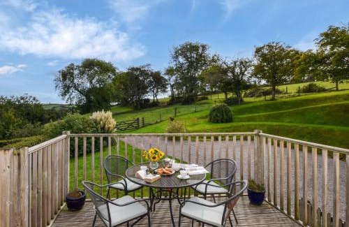 Truro House | 2 Bed in Truro LJASM