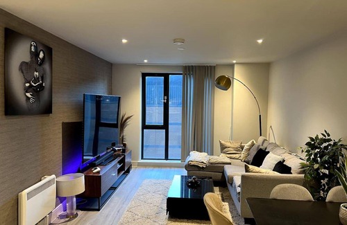 The Westside Apartment | 2-bed Luxury Apartment in Birmingham City Center