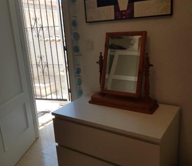 Mazarron Villa | 2 Bed-Sleeps 5-Private Pool-Pets-AirCon