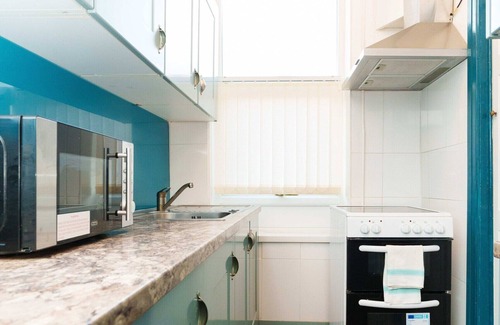 Harehills House | 2 Bed Sleeps 6 in Leeds with Smart TV's