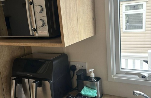 Cowes Cabin | 2 Bed-sleeps 6-pets-private - Parking sea 3mins