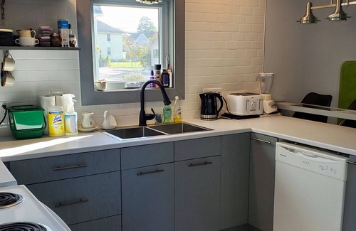 Charlottetown House | 2 Bedrm Bungalow, D'town C'town + Air,.