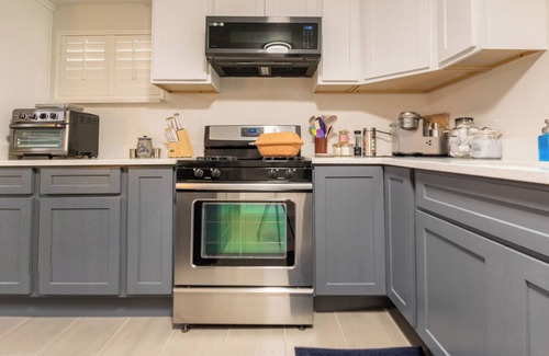 El Paso Apartment | 2-bedroom-5 Points Central El Paso apartment walk to bars & restaurants