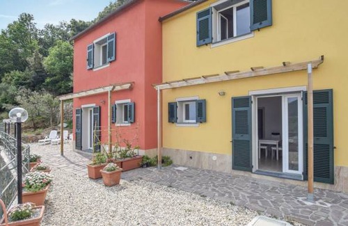 Costa House | 2 bedroom accommodation in Framura (SP)