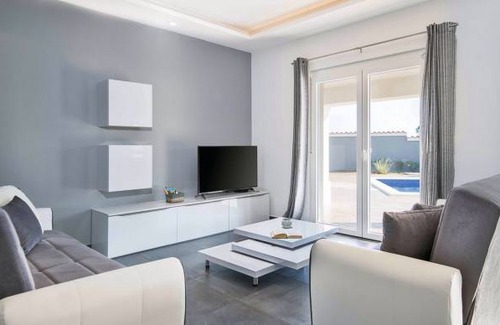 Filipana House | 2 bedroom accommodation in Filipana