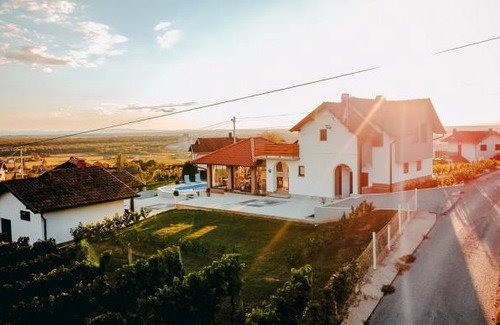 Popovaca House | 2 bedroom accommodation in Popovaca