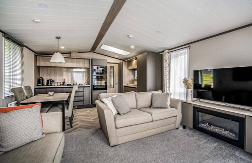 Bridgnorth Ski Chalet | 2 bedroom accommodation in Bridgnorth
