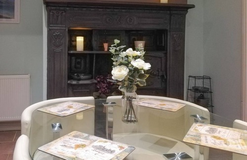 Keighley Cottage | 2 bedroom accommodation in Steeton, near Keighley