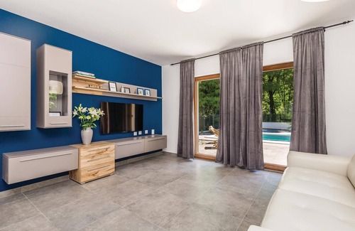 Sarsoni House | 2 bedroom accommodation in Zastenice