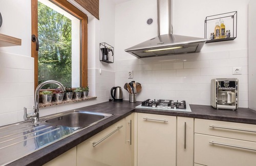Sarsoni House | 2 bedroom accommodation in Zastenice