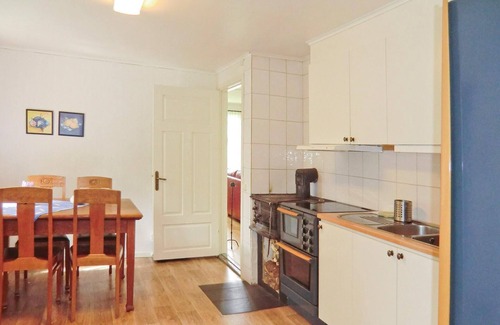 Asarum House | 2 bedroom amazing home in Asarum