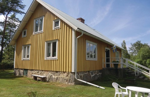 Asarum House | 2 bedroom amazing home in Asarum