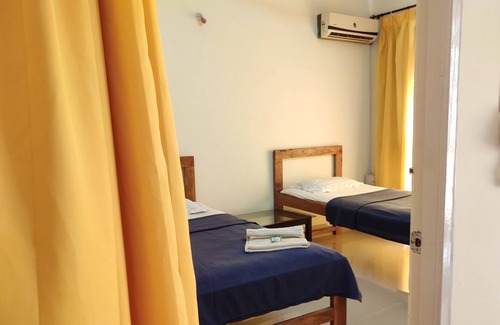 Cavelossim Apartment | 2 bedroom apartment 4-6 guests Cavellossim, walking distance from beach