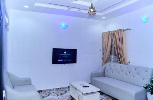 Benin City Apartment | 2-Bedroom Apt Short let in Benin City-Hosted by Tomla Built in 2025