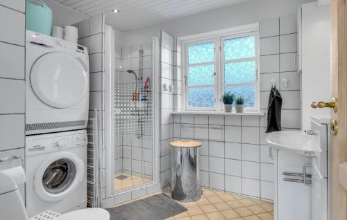 Dronningmolle House | 2 Bedroom Awesome Home In Dronningmølle