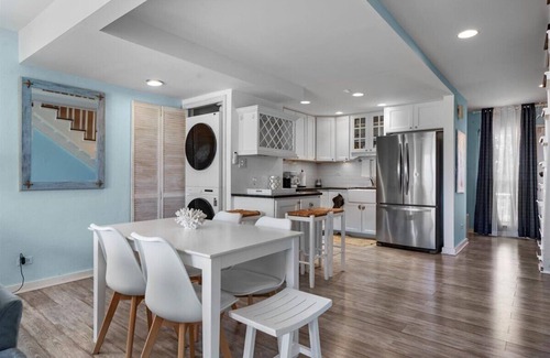 Westwind Apartment | 2-bedroom Beach Front apartment in awesome Love beach Nassau with WiFi, AC