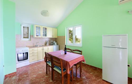 Ugljan Apartment | 2 Bedroom Cozy Apartment In Ugljan