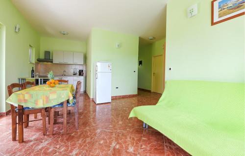 Ugljan Apartment | 2 Bedroom Cozy Apartment In Ugljan