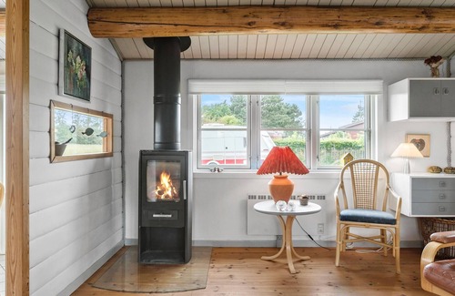 Næsby Strand House | 2 bedroom gorgeous home in Nakskov