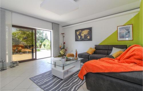 Gracisce Apartment | 2 Bedroom Lovely Apartment In Gracisce