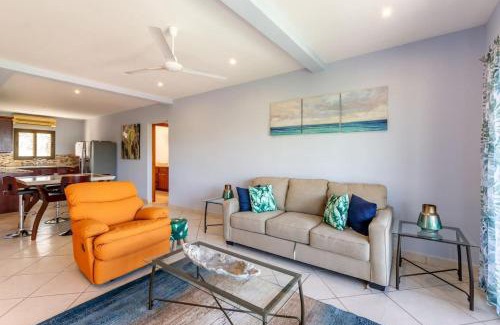 Playa Flamingo House | 2-Bedroom Ocean-View Condo with Pool