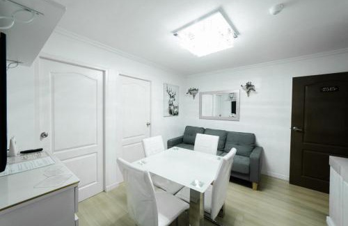 Cagayan de Oro Apartment | 2 Bedroom Pool View at One Oasis