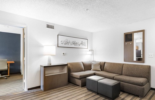 Gateway Apartment | 2 Bedroom Suite - Domain area with a pool