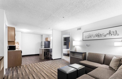 Gateway Apartment | 2 Bedroom Suite - Domain area with a pool