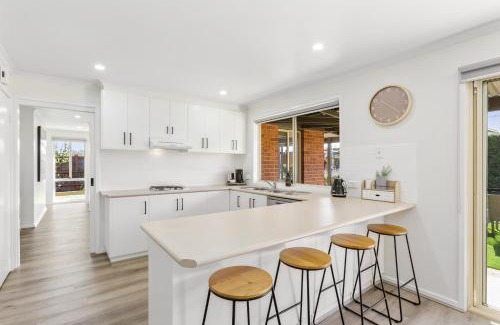 Ocean Grove Apartment | 2 Bedroom Unit - Close To The Beach - Free Parking - Free WIFI