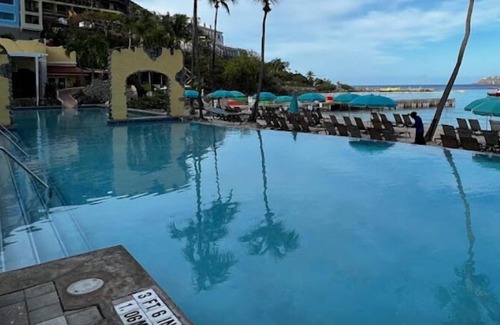 Bellevue Villa | 2 bedroom villa, sleeps 8, private beach, available 12/8 - 12/15