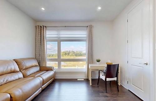 Vaughan House | 2 bedroom with ensuite near Klienburg Ontario