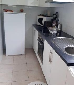 Cossourado House | 2 bedrooms house with enclosed garden and wifi at Barrio