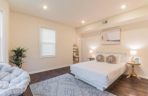 Ventnor City Bed & Breakfast | 2 Blocks from Beach-Sleeps 16