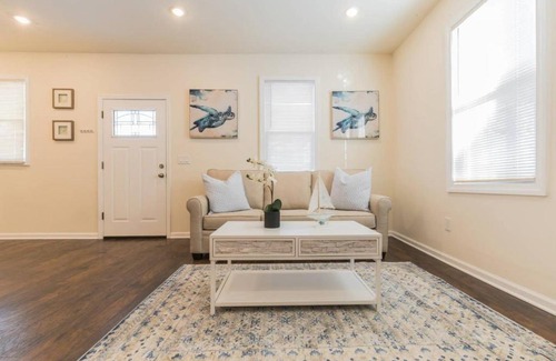 Ventnor City Bed & Breakfast | 2 Blocks from Beach-Sleeps 16