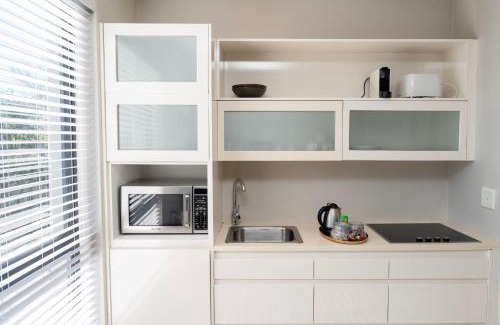 Knysna Central Apartment | 2 BR Apartment 113 The Gallery at the Rex Hotel