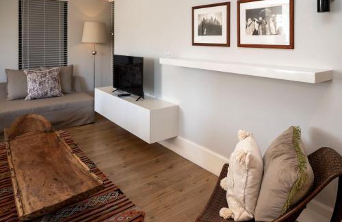 Knysna Central Apartment | 2 BR Apartment 113 The Gallery at the Rex Hotel