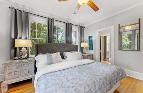 Cherry House | 2 BR in Myers Park with comfortable screened porch