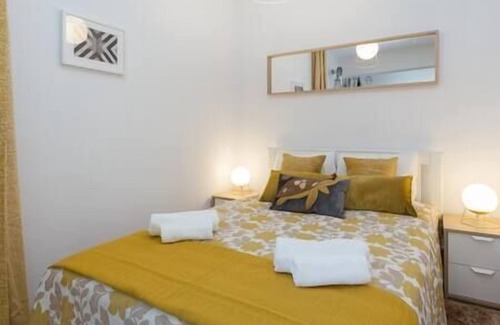 Lapa Apartment | 2 Comfy Bright Flats w/ Netflix