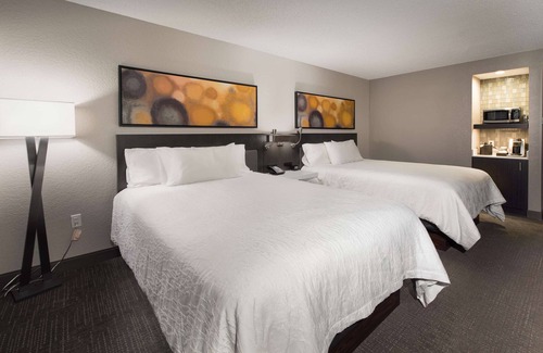 Las Colinas Hotel | 2 Connecting Suites at a Hotel