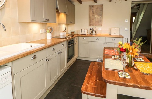 Mickleton Cottage | 2 GARTH HOUSE, pet friendly, with open fire in Mickleton, Teesdale