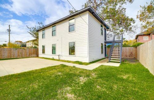 Greater East End Apartment | 2 Mi to Dtwn and Shell Energy Stadium Urban Escape