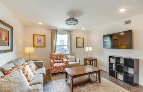 Greater East End Apartment | 2 Mi to Dtwn and Shell Energy Stadium Urban Escape