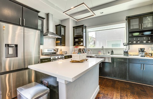Northside Cottage | 2 Mi to Dtwn: Modern Houston Home w/Private Patio