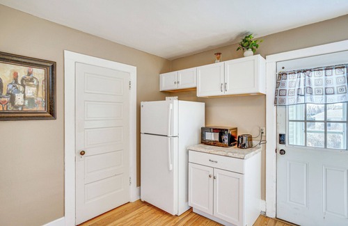 Sheboygan Apartment | 2 Mi to Dtwn: Studio Suite in Sheboygan
